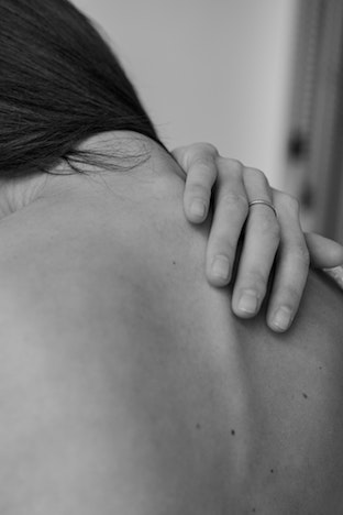 large breasts and upper back pain